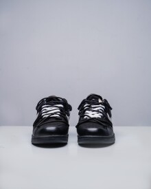 //sirclocdn.com/doyanpepaya/products/_211125142817_Sneakers-25-min_tn.JPG