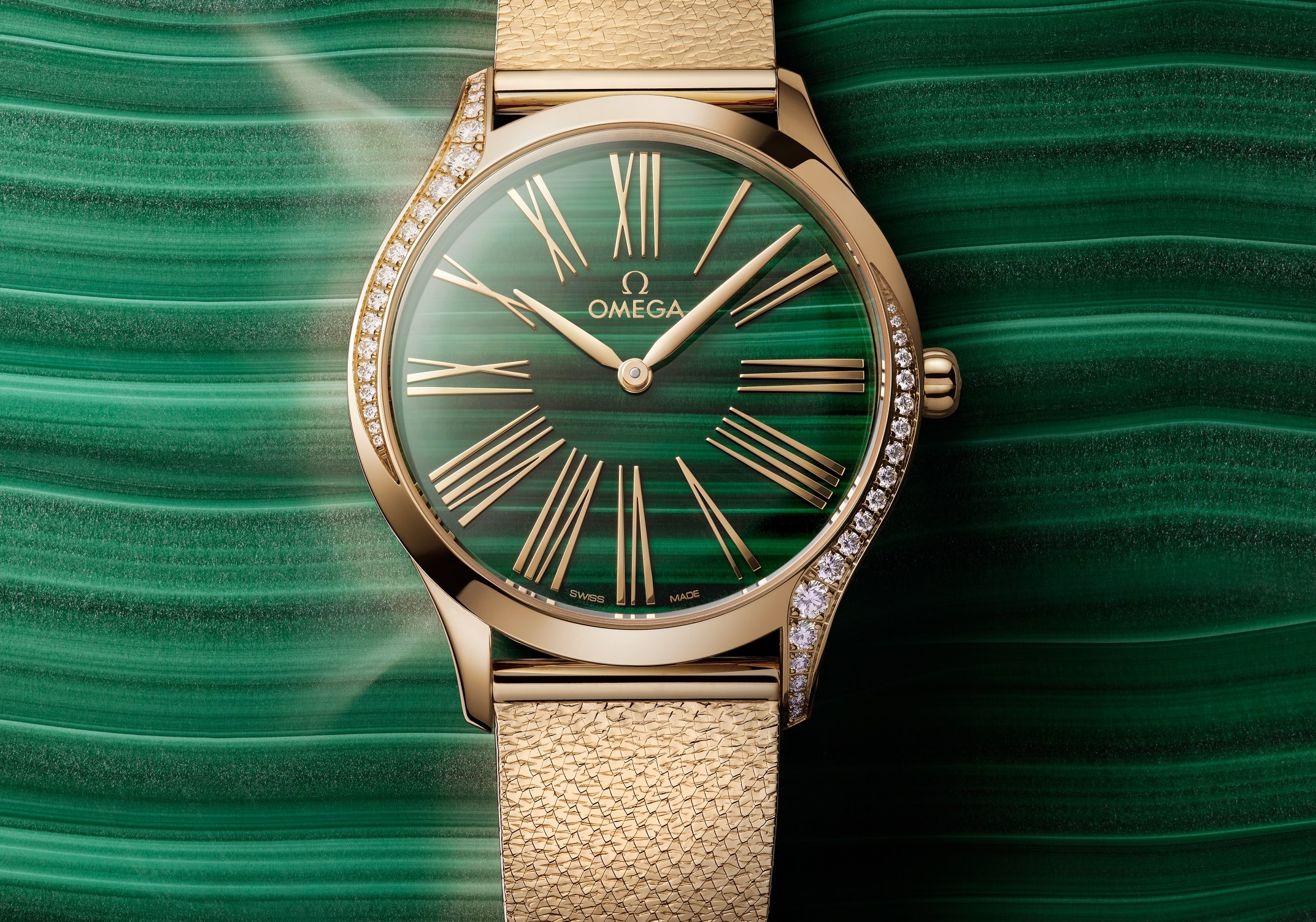THE OMEGA TRESOR IS ENLIVENED WITH A NEW MALACHITE DIAL image