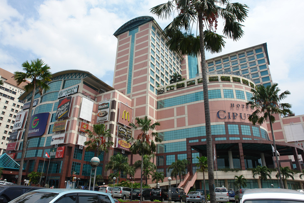 9 Mall di Jakarta Barat yang Menarik Dikunjungi