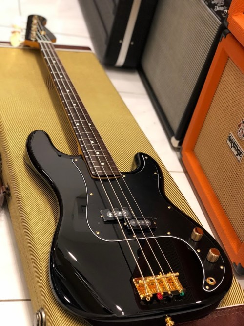 Fender Made in Japan Traditional `60s Midnight Precision Bass
