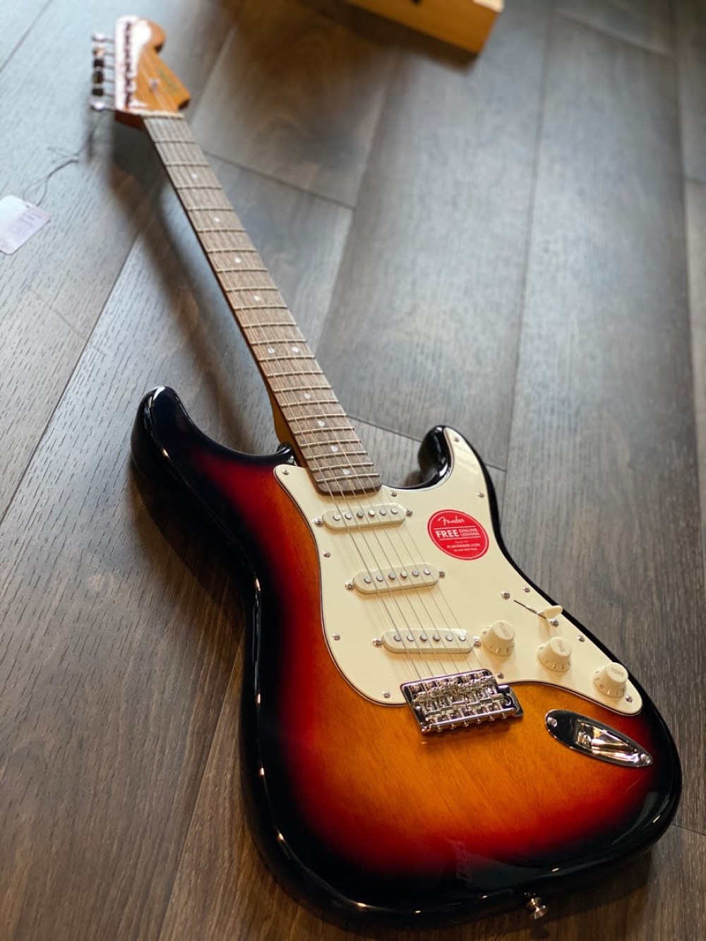 Squier Classic Vibe And03960s Stratocaster 3 Color Sunburst