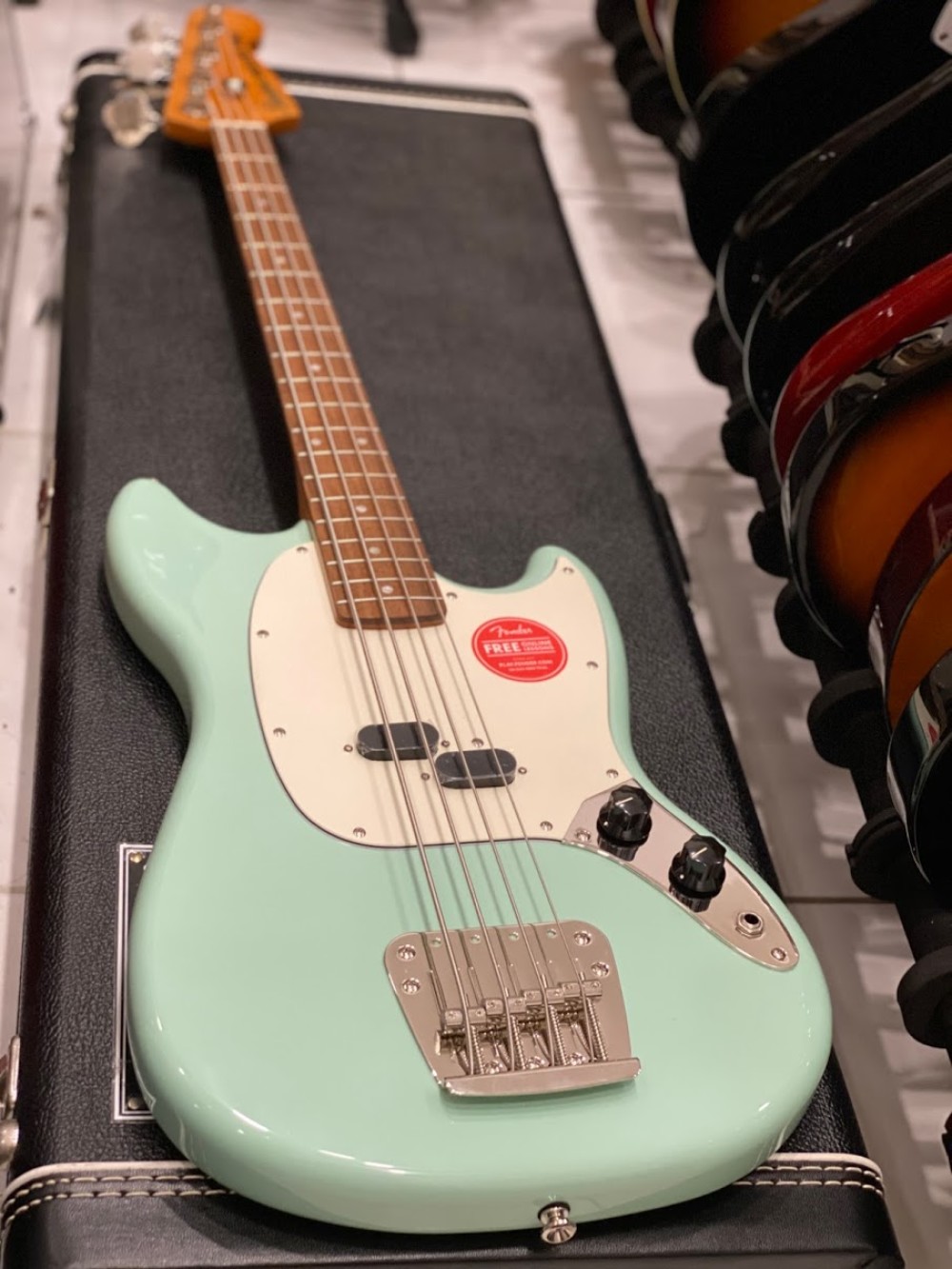 Squier Classic Vibe Amp 039 60s Mustang Bass Surf Green