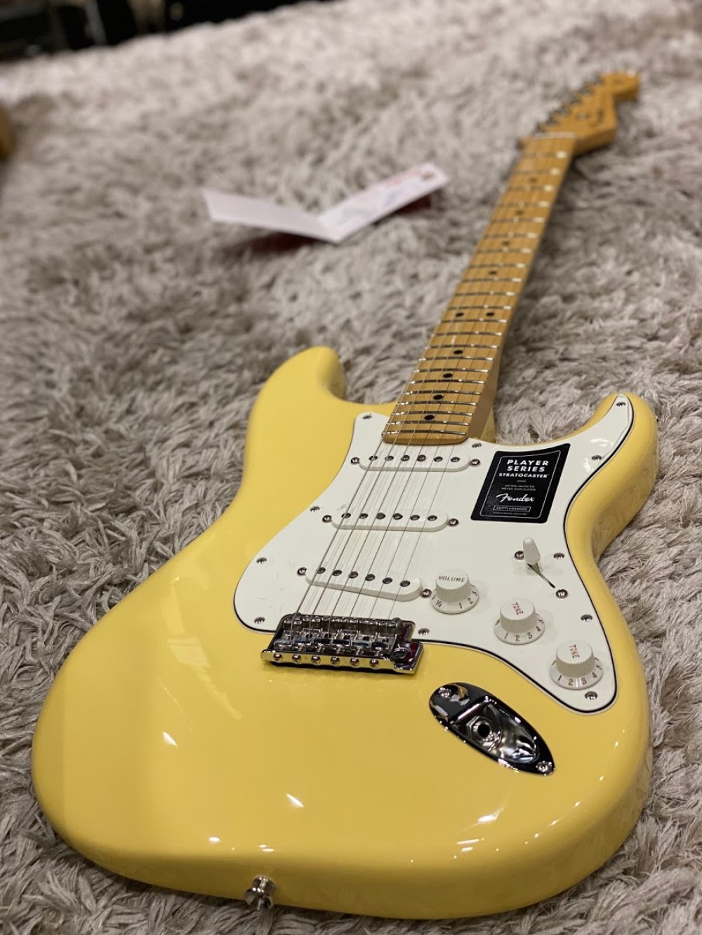 Fender Player Series Stratocaster Maple Neck in Buttercream