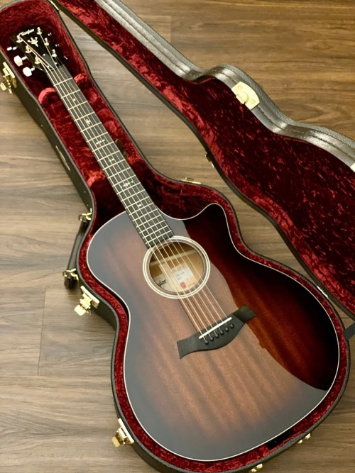 Taylor GTe Grand Theater Acoustic Guitar w/Aerocase in Blacktop