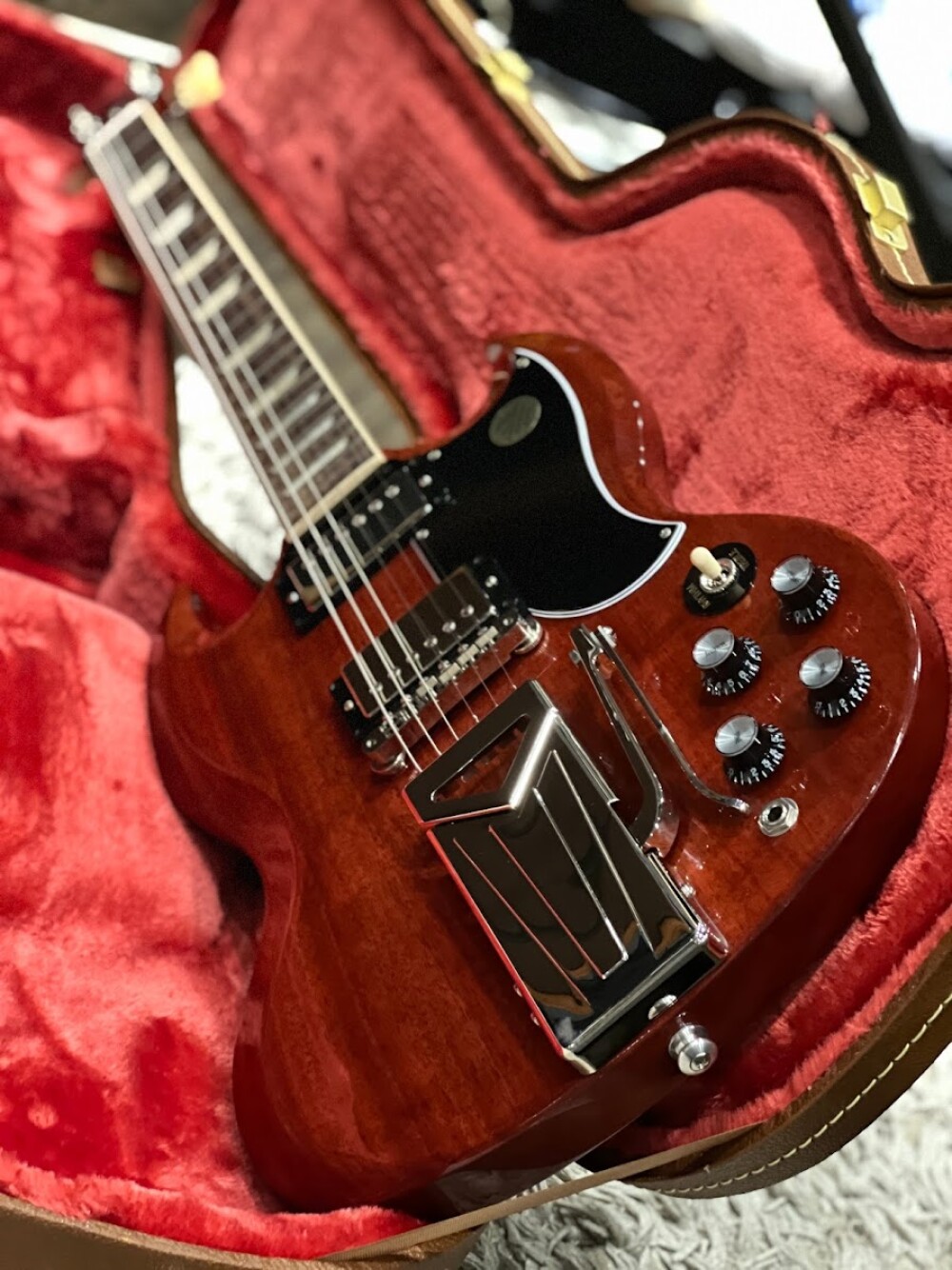 おトク】 Gibson SG Standard '61 Sideways Vibrola Vintage Cherry