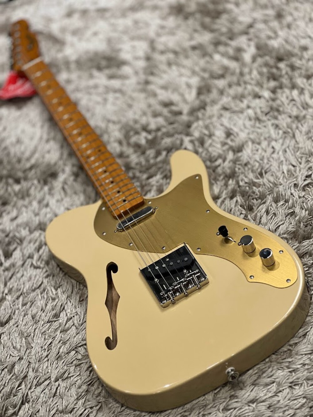 Squier FSR Classic Vibe 60s Telecaster Thinline with Maple FB in