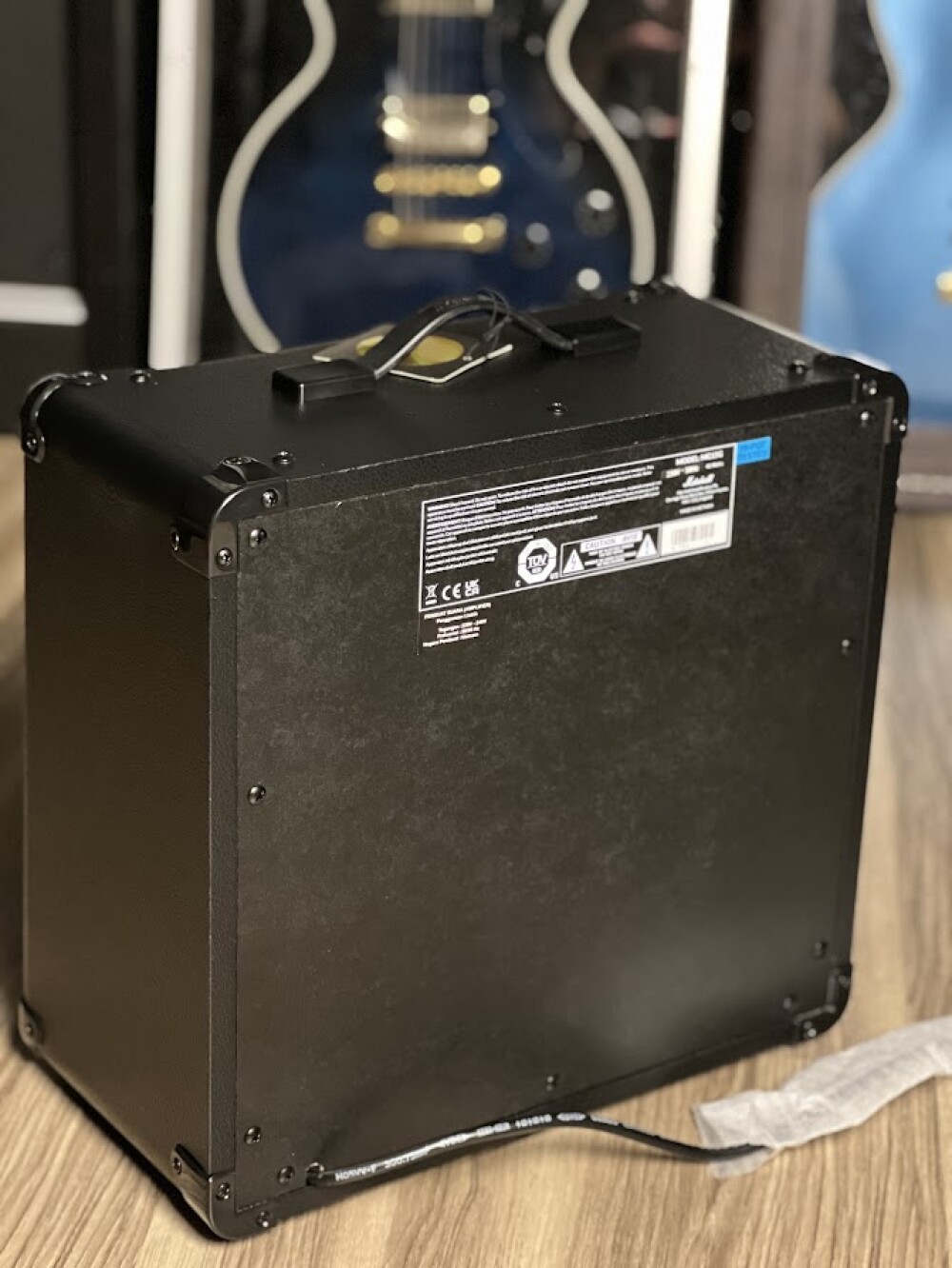 Marshall MG15 MG Series 15-Watt Combo Guitar Amplifier