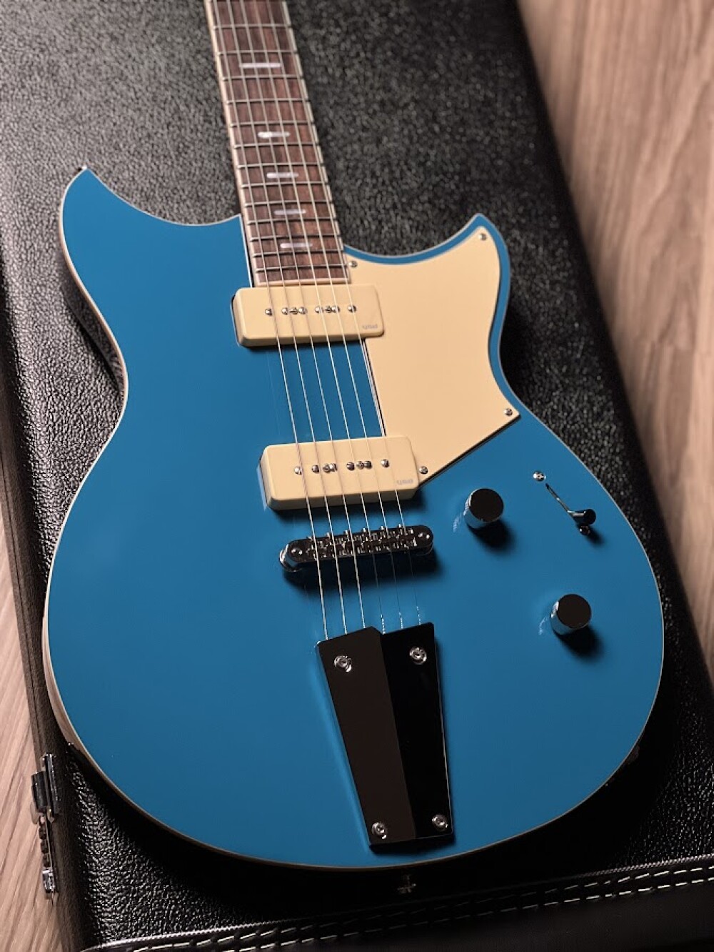 Yamaha Revstar Standard RSS02T SWB with Tailpiece in Swift Blue